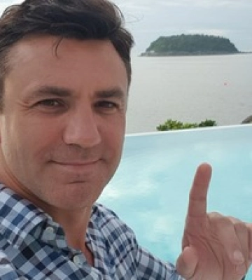 "Коля як завжди": нардеп Тищенко вирушив до Тайланду під час війни і нарвався на критику в мережі "Коля як завжди": нардеп Тищенко вирушив до Тайланду під час війни і нарвався на критику в мережі
