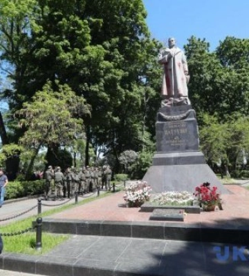 Експертна комісія Мінкульту погодила знесення пам’ятників Ватутіну і Чкалову в Києві Експертна комісія Мінкульту погодила знесення пам’ятників Ватутіну і Чкалову в Києві