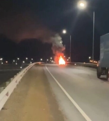 У Криму партизани підірвали автівку з російськими окупантами (відео) У Криму партизани підірвали автівку з російськими окупантами (відео)