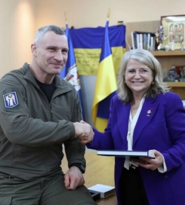 Участь в НАТО та допомога Києву: Кличко зустрівся з президенткою Парламентської асамблеї Участь в НАТО та допомога Києву: Кличко зустрівся з президенткою Парламентської асамблеї