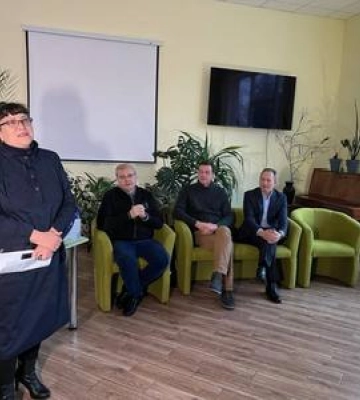 У Полтаві презентували видання Сковорода і Ми й Українська мрія 25 сходинок до суспільного щастя У Полтаві презентували видання Сковорода і Ми й Українська мрія 25 сходинок до суспільного щастя