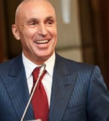 Ярославський передумав продавати яхту заради відновлення Харкова Ярославський передумав продавати яхту заради відновлення Харкова