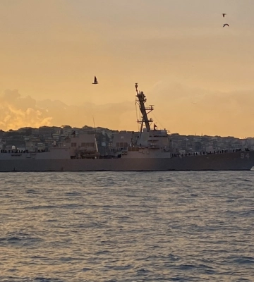 Достанет до резиденции Путина: США подвели к Черному морю эсминец USS Nitze (фото) Достанет до резиденции Путина: США подвели к Черному морю эсминец USS Nitze (фото)