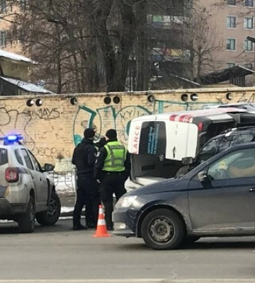 Біля Охматдиту джип влетів у карету швидкої Біля Охматдиту джип влетів у карету швидкої