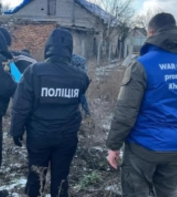 На Херсонщині правоохоронці ексгумували тіла чоловіка та хлопчика вони загинули під час обстрілу села з боку російської армії На Херсонщині правоохоронці ексгумували тіла чоловіка та хлопчика вони загинули під час обстрілу села з боку російської армії