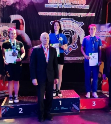 Патрульна Оксана Рабош з Рівненщини виборола золоту медаль на чемпіонаті України з гирьового спорту Патрульна Оксана Рабош з Рівненщини виборола золоту медаль на чемпіонаті України з гирьового спорту