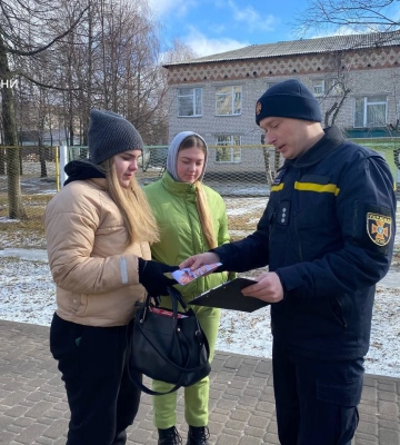 На Сумщині надзвичайники проводять роз’яснювальну роботу На Сумщині надзвичайники проводять роз’яснювальну роботу