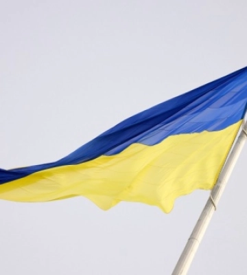 В крымском селе неизвестные подняли флаг Украины В крымском селе неизвестные подняли флаг Украины