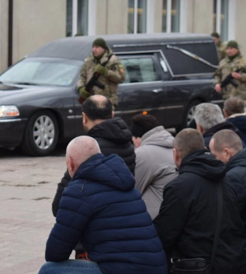 Здолбунівщина на колінах двох загиблих героїв (ФОТО) Здолбунівщина на колінах двох загиблих героїв (ФОТО)