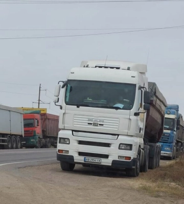 В Ізмаїльському районі планують побудувати додаткові майданчики для тимчасового відстою вантажівок В Ізмаїльському районі планують побудувати додаткові майданчики для тимчасового відстою вантажівок