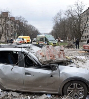 Удар по Слов'янську: уже відомо про двох загиблих, п’ятеро поранених у важкому стані (фото) Удар по Слов'янську: уже відомо про двох загиблих, п’ятеро поранених у важкому стані (фото)