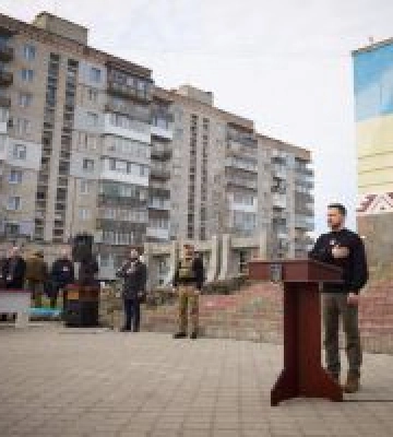 Президент узяв участь у заходах з нагоди річниці героїчної оборони Охтирки Президент узяв участь у заходах з нагоди річниці героїчної оборони Охтирки