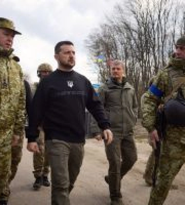 Президент проінспектував кордон і нагородив героїв Президент проінспектував кордон і нагородив героїв