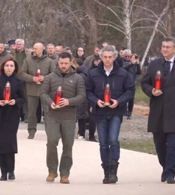 Зеленський провів зустріч із прем'єром Словаччини Зеленський провів зустріч із прем'єром Словаччини