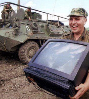 На оккупированном юге российские захватчики под предлогом эвакуации воруют имущество и автомобили - Маляр На оккупированном юге российские захватчики под предлогом эвакуации воруют имущество и автомобили - Маляр