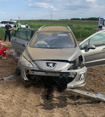На Львівщині легковик вилетів у кювет: постраждали дорослі та дитина (ФОТО) На Львівщині легковик вилетів у кювет: постраждали дорослі та дитина (ФОТО)