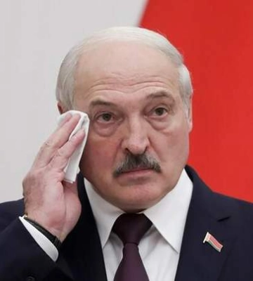 Шокований та боїться смерті: Лукашенко раптово змінив кухаря, прислугу та охорону Шокований та боїться смерті: Лукашенко раптово змінив кухаря, прислугу та охорону