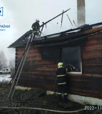 На Волині через коротке замикання горіли кухня і гараж На Волині через коротке замикання горіли кухня і гараж