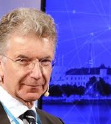 Экс-советник Меркель: Мы не можем просить Украину подписывать договор с Лавровым — он лжец Экс-советник Меркель: Мы не можем просить Украину подписывать договор с Лавровым — он лжец