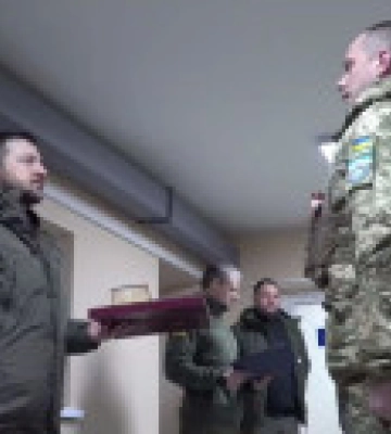 "Сьогодні час ЗСУ": Зеленський на передовій нагородив захисників "Сьогодні час ЗСУ": Зеленський на передовій нагородив захисників