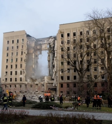 Зруйновану через російський обстріл будівлю Миколаївської ОВА знесуть – Віталій Кім Зруйновану через російський обстріл будівлю Миколаївської ОВА знесуть – Віталій Кім
