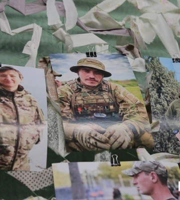 У Кропивницькому презентували виставку світлин «Моє серце – сталь, моя кров – Азов» (ФОТОРЕПОРТАЖ) У Кропивницькому презентували виставку світлин «Моє серце – сталь, моя кров – Азов» (ФОТОРЕПОРТАЖ)