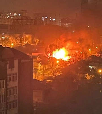 Місто у вогні. Окупований Донецьк потрапив під ворожий обстріл (фото, відео) Місто у вогні. Окупований Донецьк потрапив під ворожий обстріл (фото, відео)
