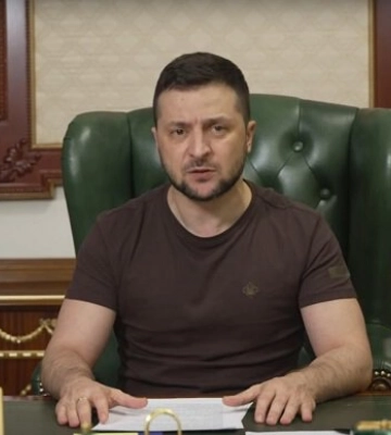 Володимир Зеленський: «У багатьох тилових містах відчувається розслабленість, але війна не закінчилась»