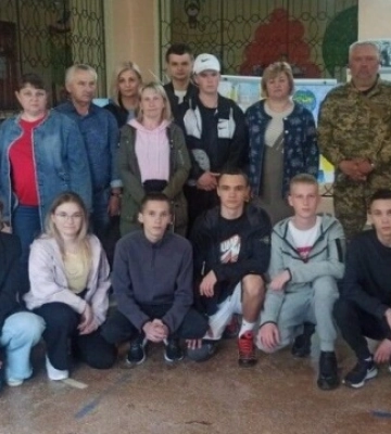 В Луцке одиннадцатиклассники отказались от выпускного, чтобы приобрести генератор для ВСУ