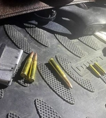 На КПП Ужгород виловили нелегальні карабіни із оптичним прицілом (ФОТО)