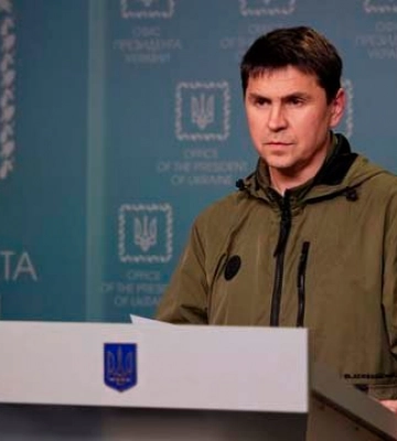 Не можуть взяти місто і хочуть помститися: Подоляк про обстріли Харкова