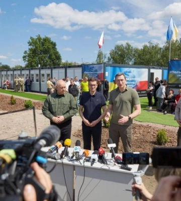 Пустят не всех. В Киевской области открыли первый модульный городок для потерявших жилье