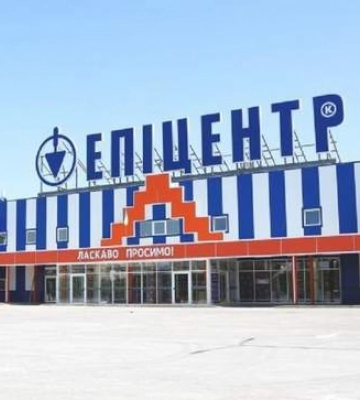 Воруют, как в последний раз: россияне в Крым вывозят товары из херсонского &quot;Эпицентра&quot;
