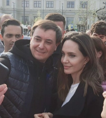 Анджеліна Джолі ніяк не може забути про Україну: пам&#039;ятна каблучка зі Львова досі на пальці