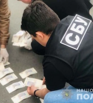 В Тернополе руководитель благотворительного фонда вывозил мужчин призывного возраста за границу