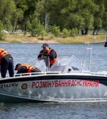 В Киеве запретили плавать на лодках