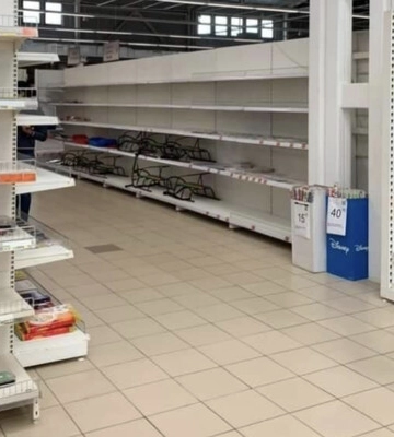 Жителей Херсона &quot;освободили&quot; от продуктов в магазинах