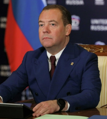 Медведев снова пригрозил Украине ударами по &quot;центру принятия решений&quot; в случае атаки на РФ