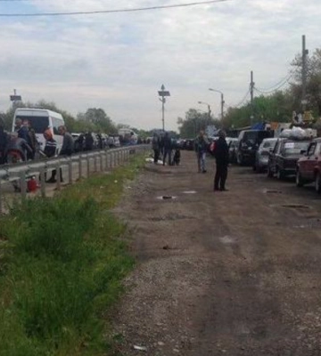 Виїзд автомобілів на окуповані території із Запоріжжя обмежено через небезпеку обстрілів, - ОВА