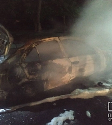 У Кривому Розі вночі згорів автомобіль