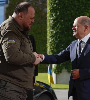 Стефанчук в Германии призвал Шольца дать Украине современное оружие