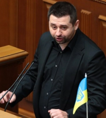 Чекаємо на обіцяну зброю: Арахамія про умову розблокування переговорів з РФ