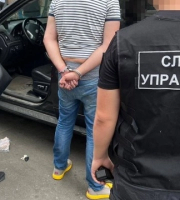 В Одессе разоблачили руководителя благотворительного фонда, обогащавшегося на гумпомощи военным