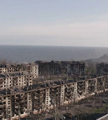 В Мариуполе оккупанты начали сносить дома вместе с телами погибших – Андрющенко