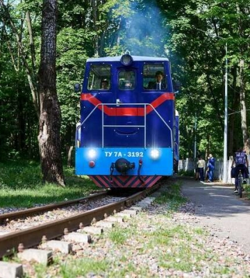 В Киеве начала работу детская железная дорога 