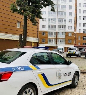 Знайшли передсмертну записку: в Одесі 11-річна дівчинка вистрибнула з вікна