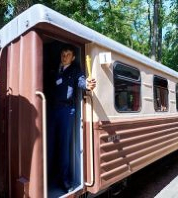 Четыре ракеты ударили по вагоноремонтному заводу в Киеве. Танков там нет – Укрзалізниця