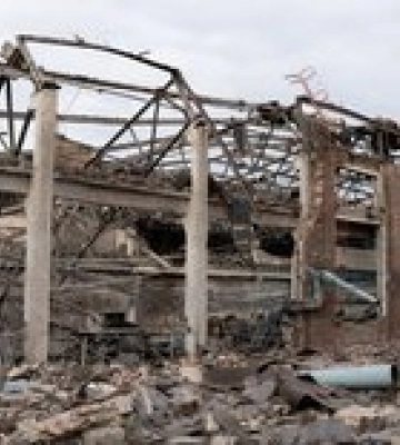 Укрзалізниця показала обстрелянный россиянами ДВРЗ. Танков под завалами нет