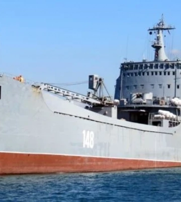 В Черном море к нанесению ударов готовы корабль и подлодка оккупантов с 12 ракетами — ОК Юг