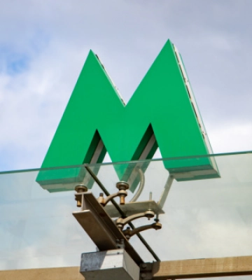 В Киеве после обстрелов частично перестало работать метро